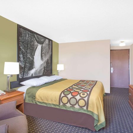 Super 8 By Wyndham Riverton Exterior photo