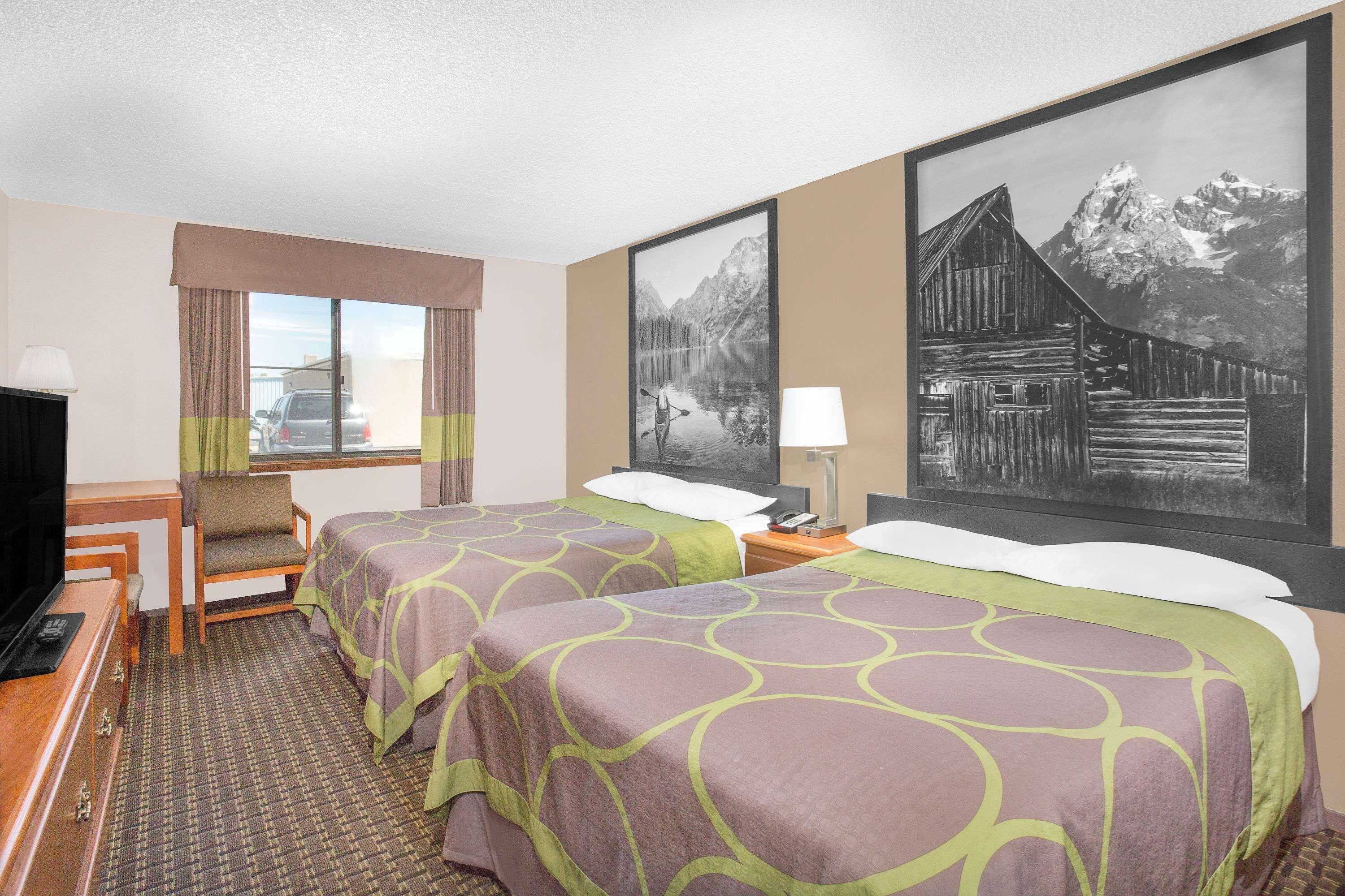 Super 8 By Wyndham Riverton Exterior photo
