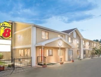 Super 8 By Wyndham Riverton Exterior photo