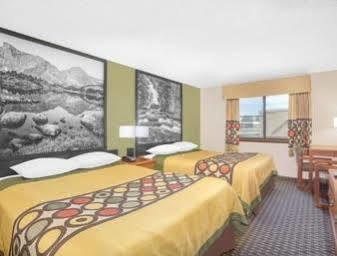 Super 8 By Wyndham Riverton Exterior photo